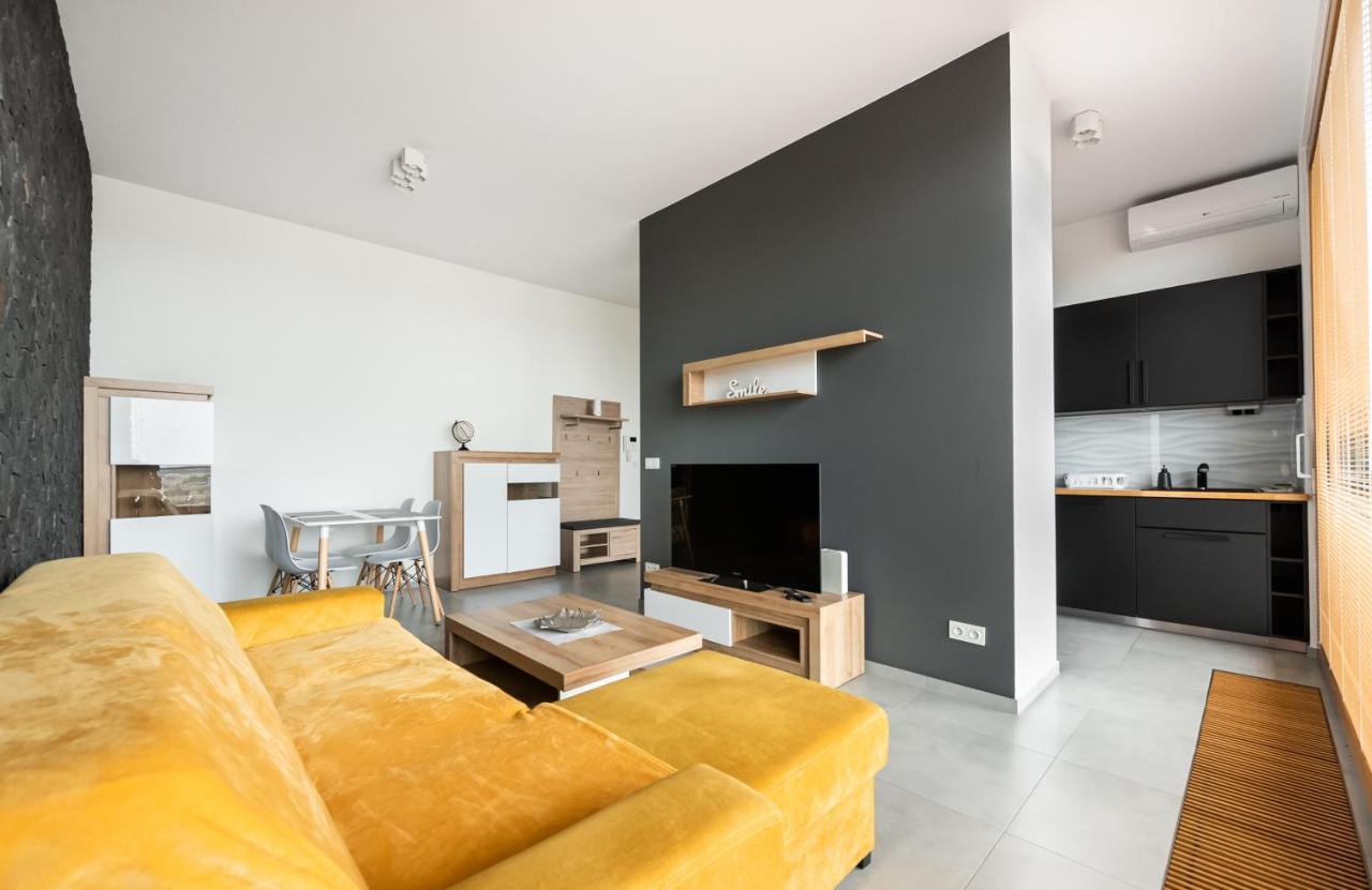 Metro Imielin 13th Floor Apartment Warschau